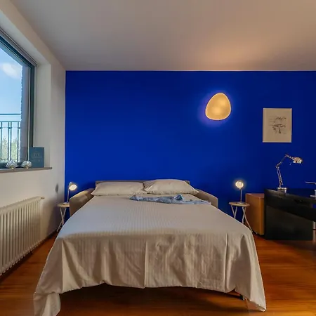 Amyra 6&2, Emma チッタ・サンタンジェロ