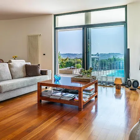 Amyra 6&2, Emma ヴィラ チッタ・サンタンジェロ