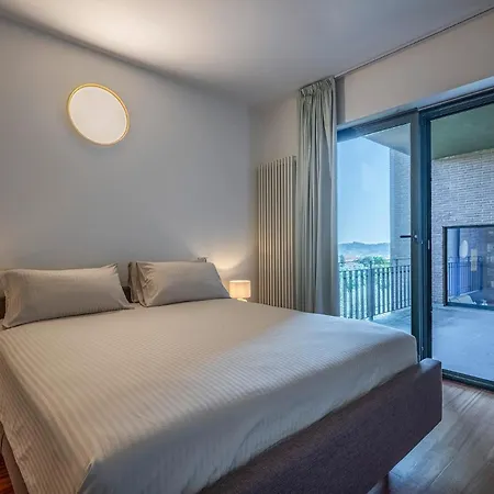 Amyra 6&2, Emma チッタ・サンタンジェロ