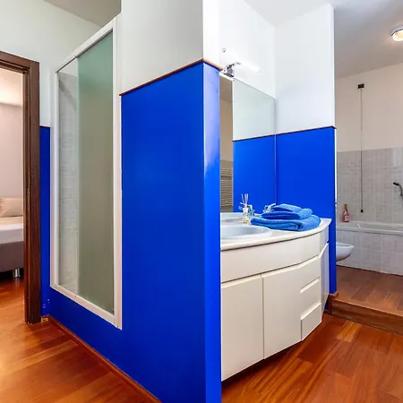 Amyra 6&2, Emma Madonna Della Pace