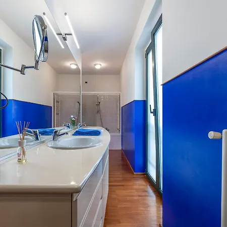 Amyra 6&2, Emma * チッタ・サンタンジェロ