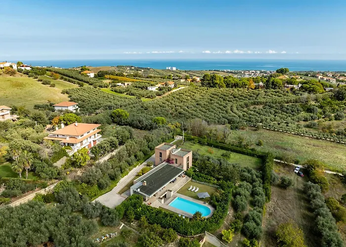 Villa Amyra 6&2, Emma Città Sant'Angelo